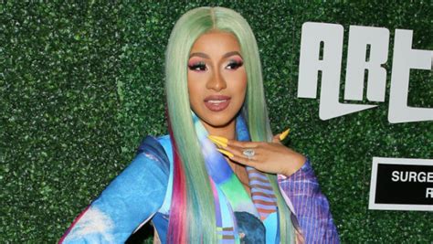 nude pictures of cardi b|Cardi B Strips Down Completely Naked In Racy Cover For New。